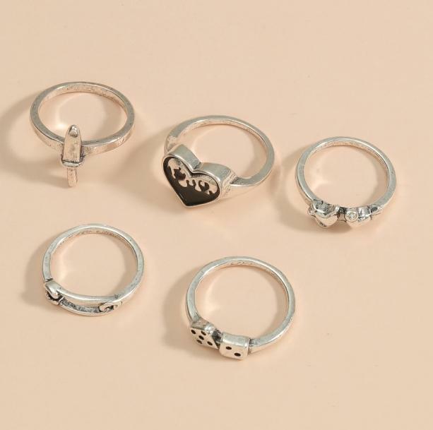 Grunge Style Clothing: Vintage-Inspired Rings Set for Aesthetic Outfits