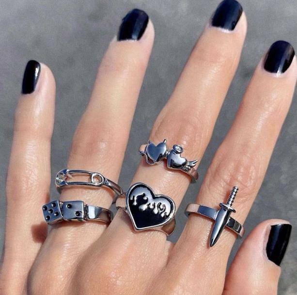 Grunge Style Clothing: Vintage-Inspired Rings Set for Aesthetic Outfits