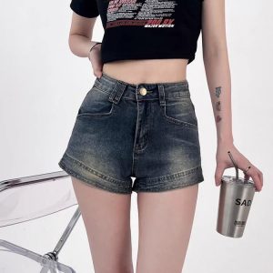 Grunge Style Denim Shorts: Aesthetic Outfits for Soft Girl & Goth Looks