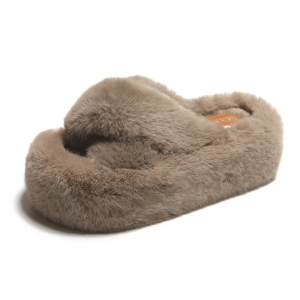 Plushy Platform Slippers: Cozy Aesthetic Footwear for Soft Girl Style